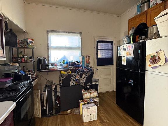 3rd image of 33 W Spruce St