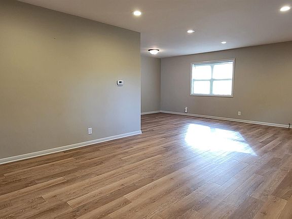 4th image of 1208 E State St