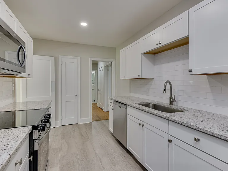 2336 Redwood Dr — Photo 9