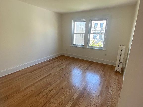 3rd image of 2150 28th St #2