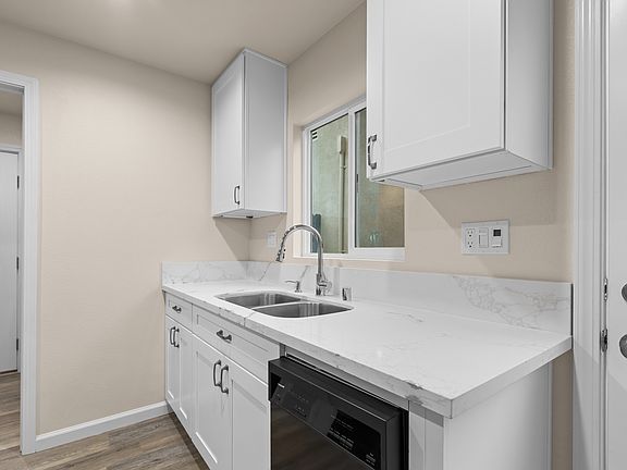 3rd image of 1032 Pendegast St #1A
