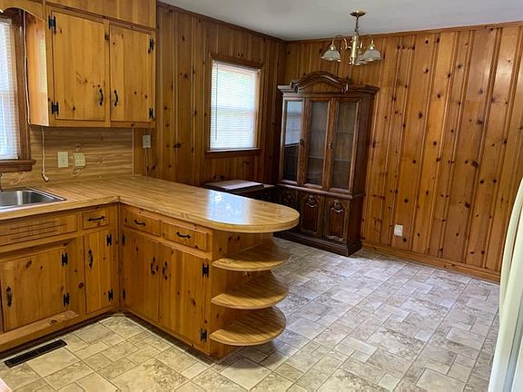 2nd image of 235 Baronwood Rd