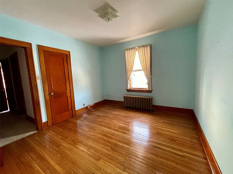 204 Rogers Ave N — Photo 18