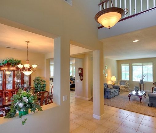 4th image of 33123 Fairway Dr
