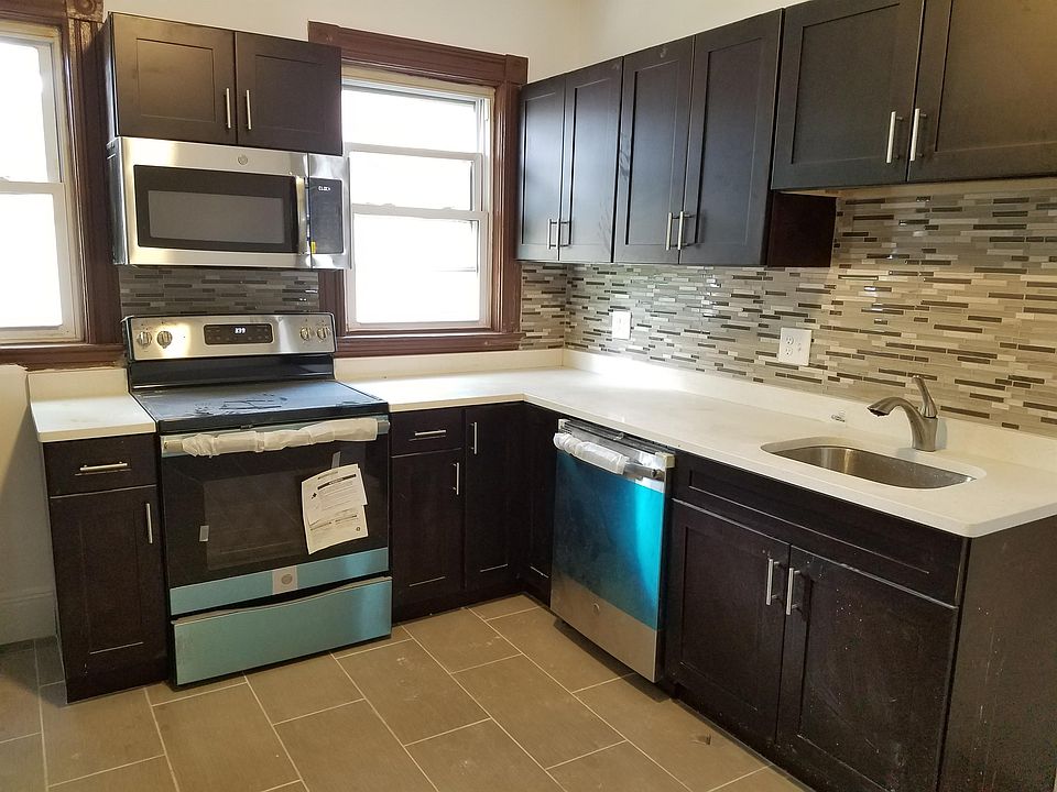 1st image of 98 Topliff St #10571275