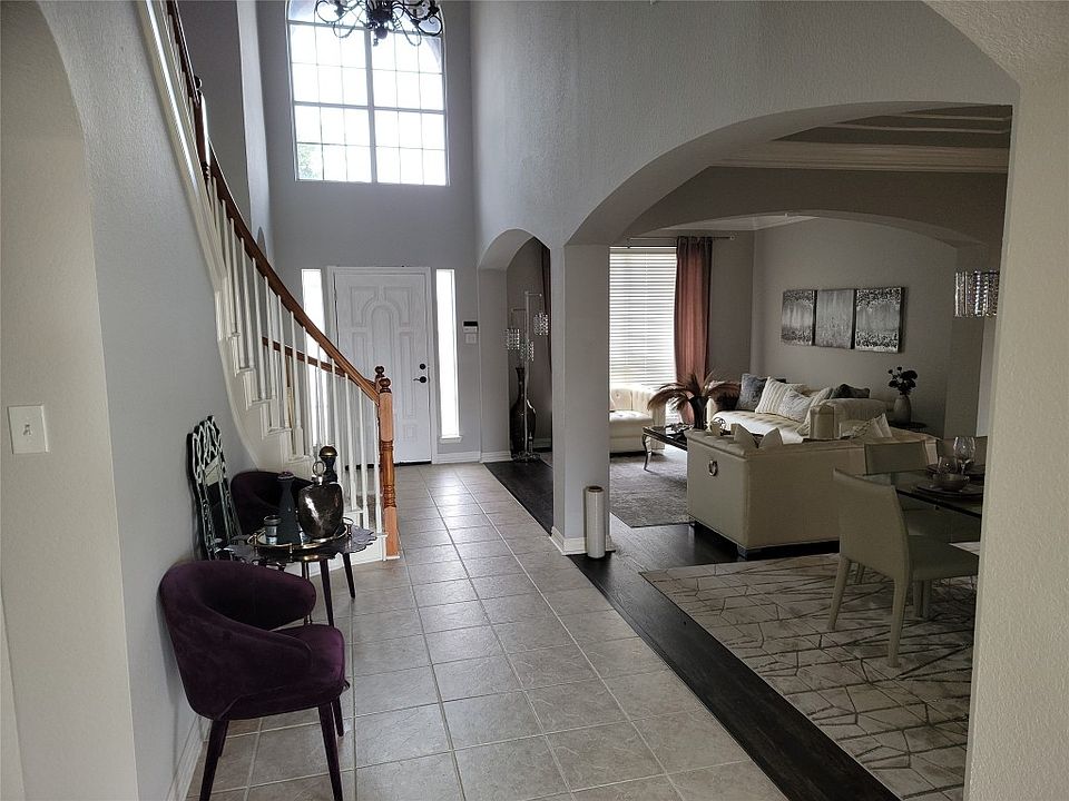1st image of 5709 Oldham Dr