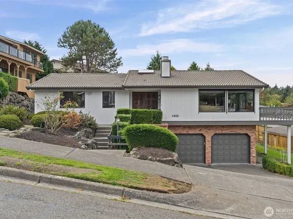 1922 Dumas Circle NE, Tacoma, WA 98422
