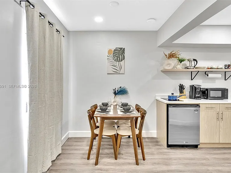 703 NE 7th St #5 — Photo 13