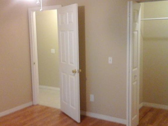 3rd image of 10209 Oslin St
