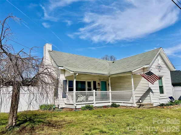 613 Salisbury St, China Grove, NC 28023