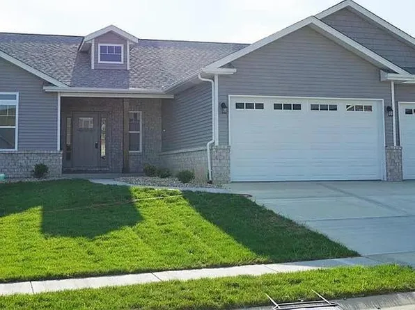 1847 Crimson Oak Dr, Maryville, IL 62062