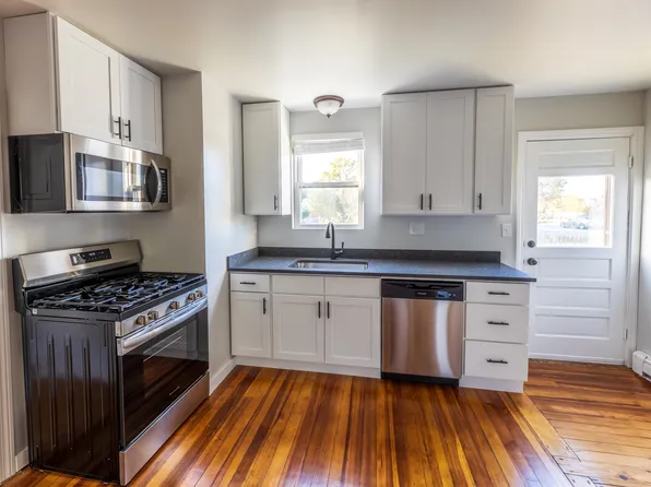 38 N Spooner St, Plymouth, MA 02360