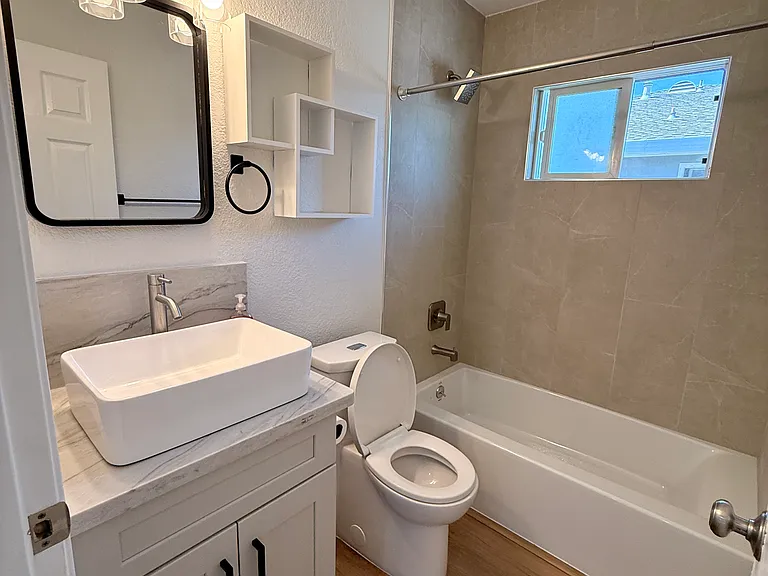 1265 Bouret Dr #4 — Photo 29