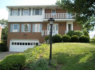 8007 Lawrence Dr, Bethel Park, PA 15102