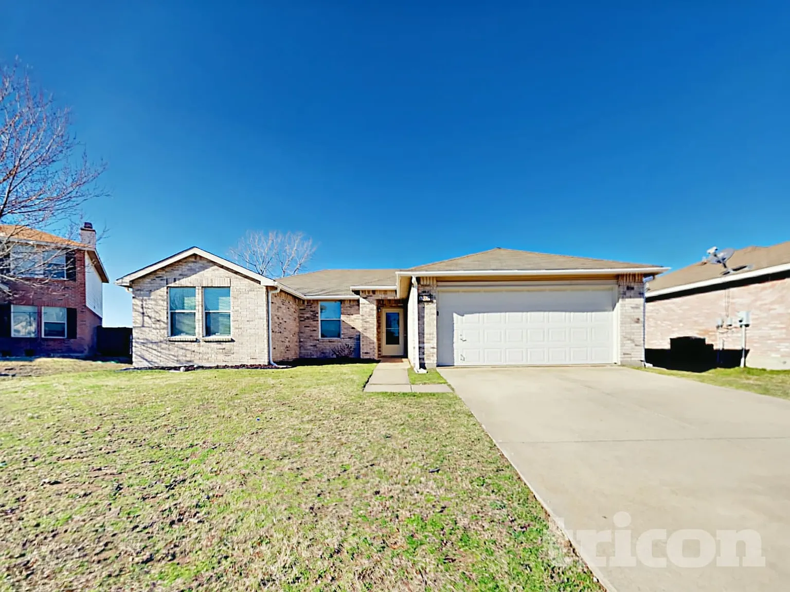 105 Phlox Lane Burleson TX — Photo 2
