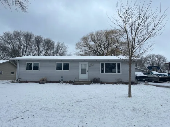 803 11 1/2 Ave SE, Willmar, MN 56201