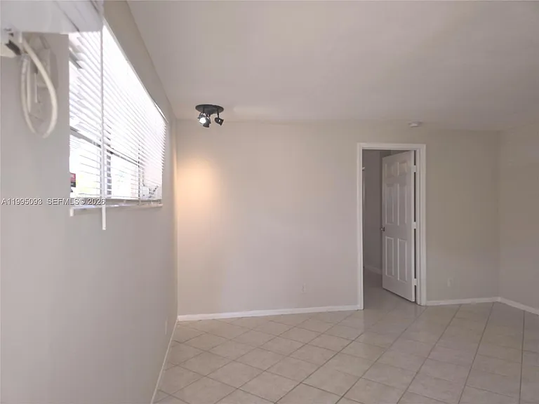 1723 Thomas St #3 — Photo 6