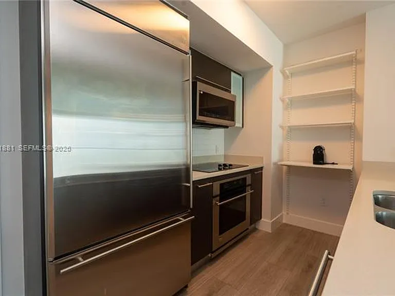 500 Brickell Ave #1407 — Photo 8