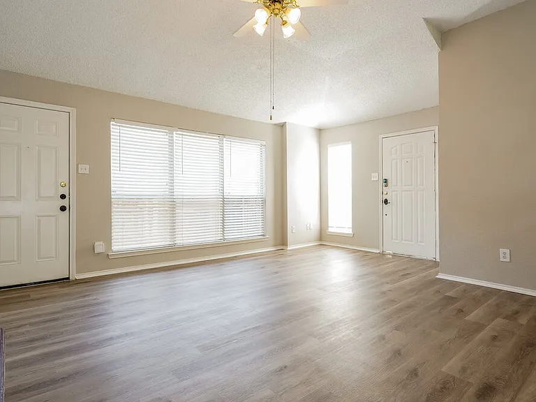 10648 Towerwood Dr — Photo 5