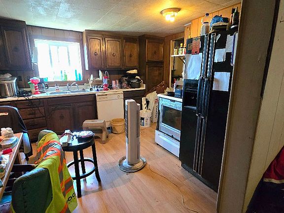 5th image of 725 Modoc Ave