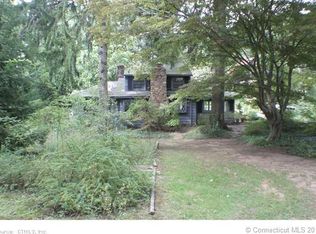 460 Shore Dr, Branford, CT 06405