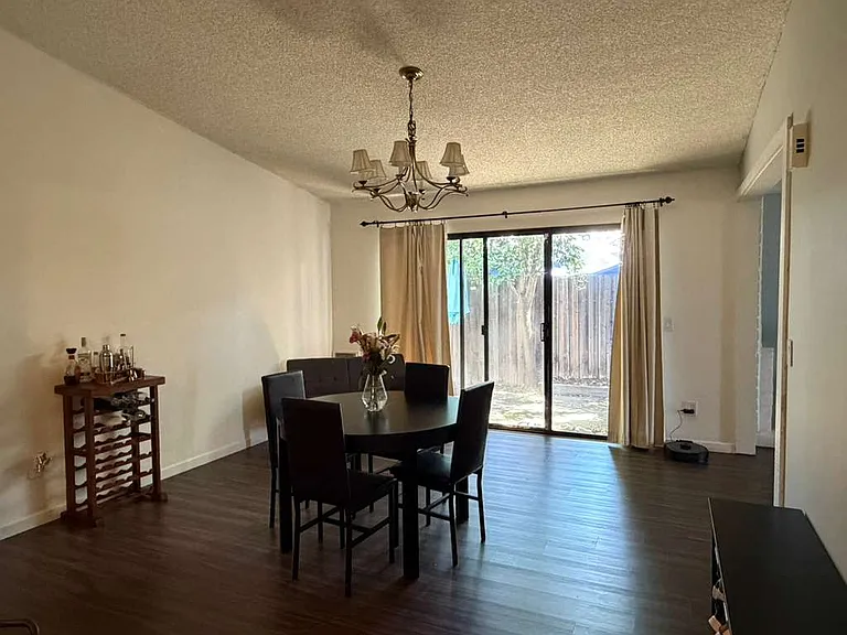 Dining room & patio access