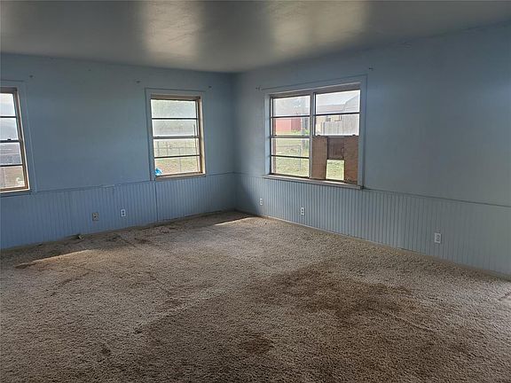 4th image of 407 Iroquois Trl