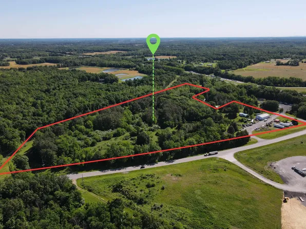 1921 Grange Hall Rd, Marion, IL 62959