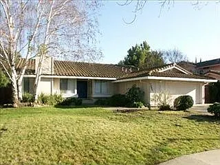 7045 Riverside Blvd photo 1