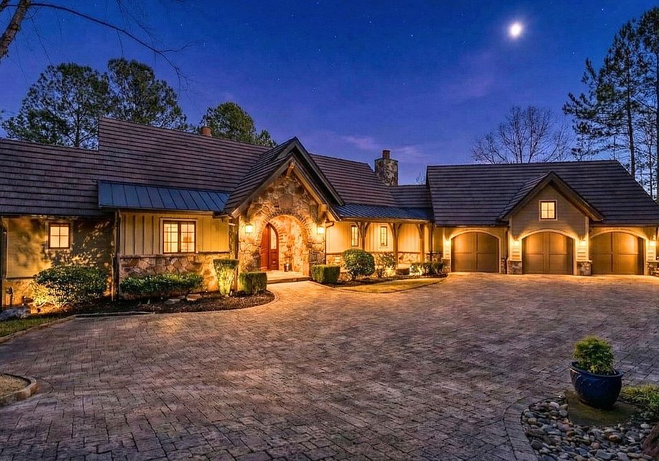 1st image of 215 Long Ridge Rd