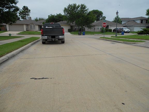 5th image of 2201 Red Oak Dr
