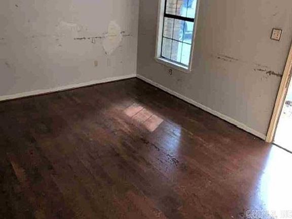 3rd image of 8913 Shady Dr
