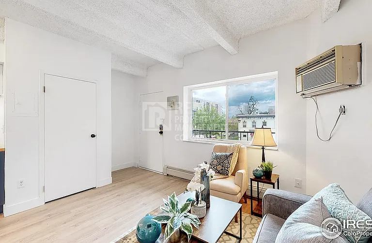 590 N Logan St #304 — Photo 2