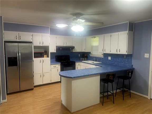 3rd image of 538 Diplomat St