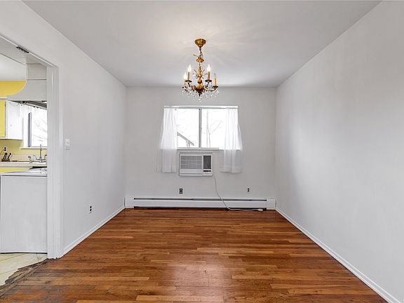 4th image of 1 Alma Ln