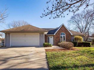 2126 Tamarron Ter, Manhattan, KS 66502