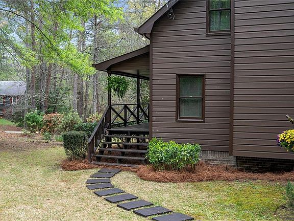 2nd image of 3121 Bonds Lake Rd NW