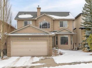 19 E Sienna Park Cres SW, Calgary, AB T3H5H4