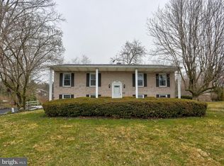 2582 Saddle Dr, Lancaster, PA 17601