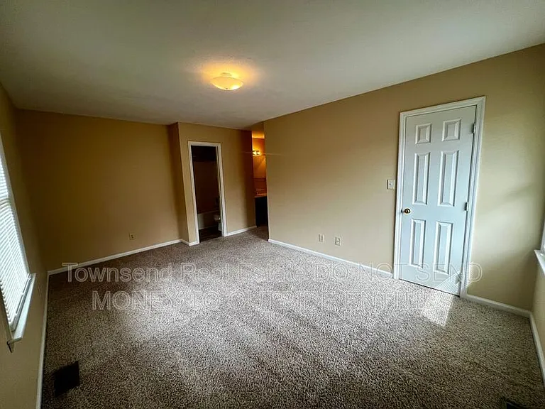 1027-2 Ancestry Dr — Photo 12