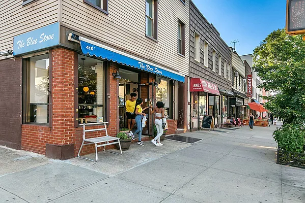 Rented by MNS | media 14