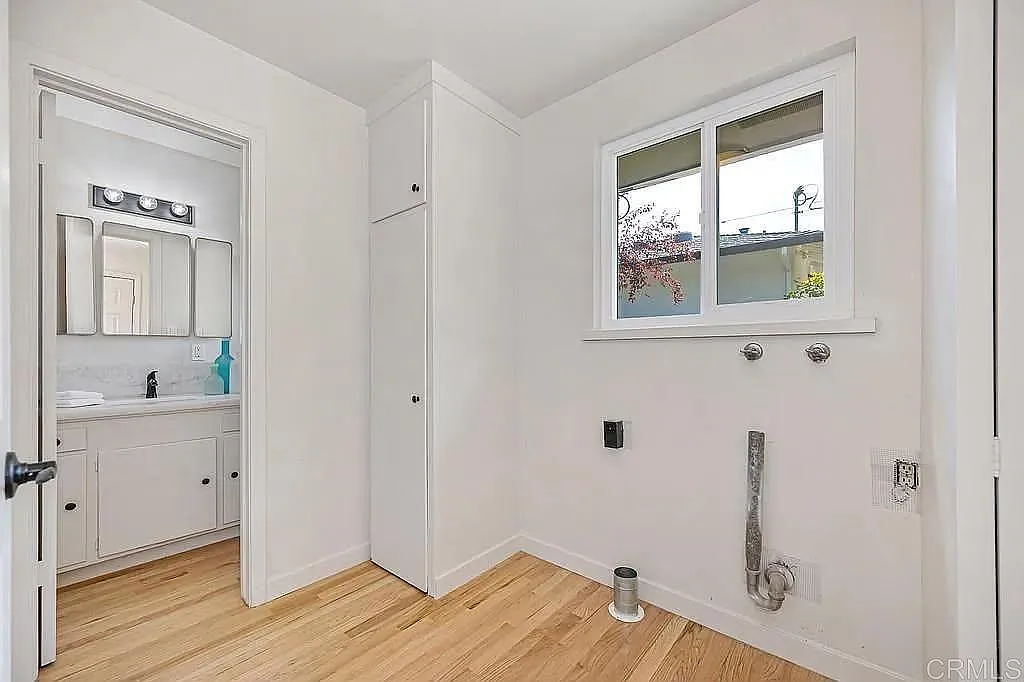 3 bed, 222 sqft, $3,000 — Photo 3