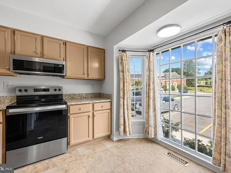 1260 Masters Dr — Photo 5