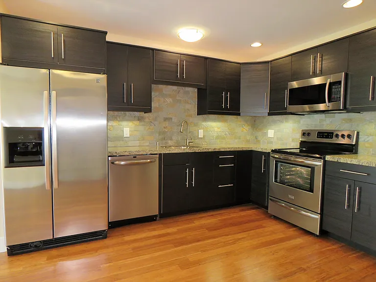 733 Kline St #105 — Photo 4