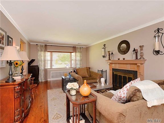 3rd image of 140 Seaman Ave