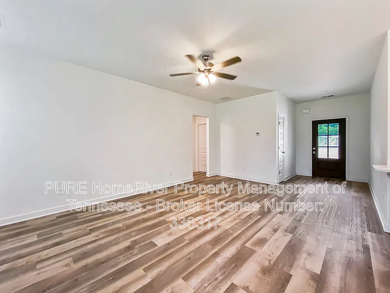 4 bed, 2.0 bath, 1840 sqft, $2,399 — Photo 4