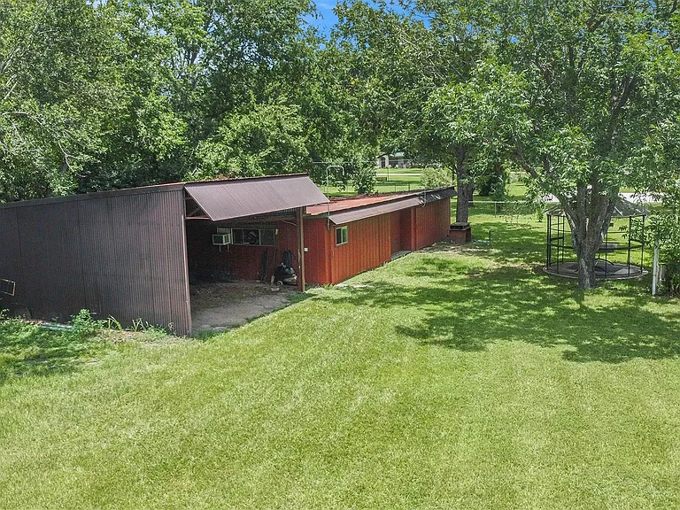 17615 Swansbury Dr — Photo 50