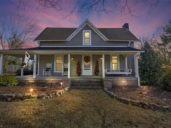 708 N Main St, Randleman, NC 27317