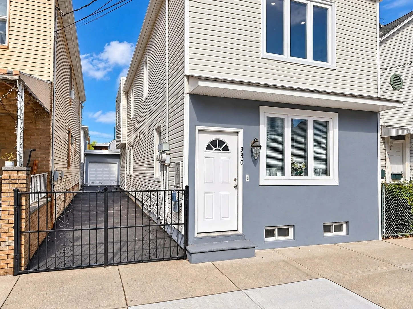 2 bed, 1.0 bath, $2,400 — Photo 2
