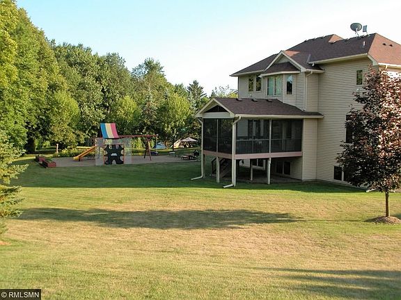 2nd image of 1552 Stoneridge Cir